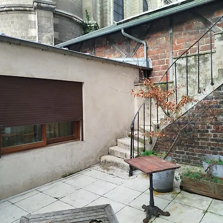 House In Menilmontant Appartamento